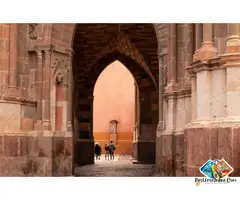 Delhi to Agra Tour Package by Bus | Book Your Trip