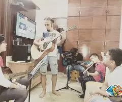 Jazzelinn Guitar School - Guitar Lessons | Jazzelinn Guitar School / 4