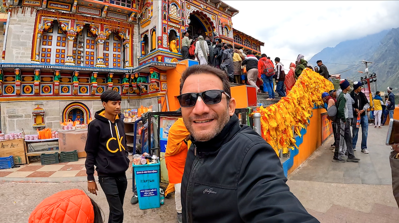 Information about Badrinath Temple located in the town of Badrinath 